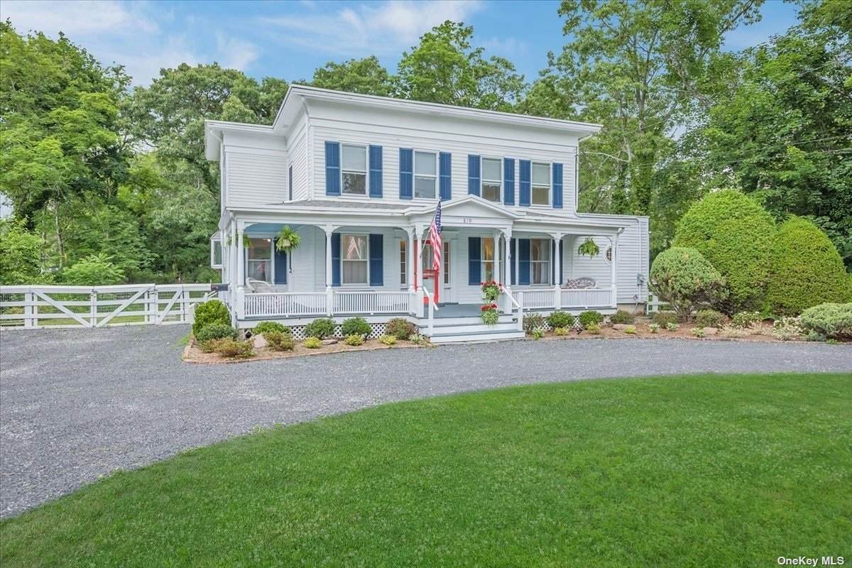 819 Roanoke Avenue - Photo 1
