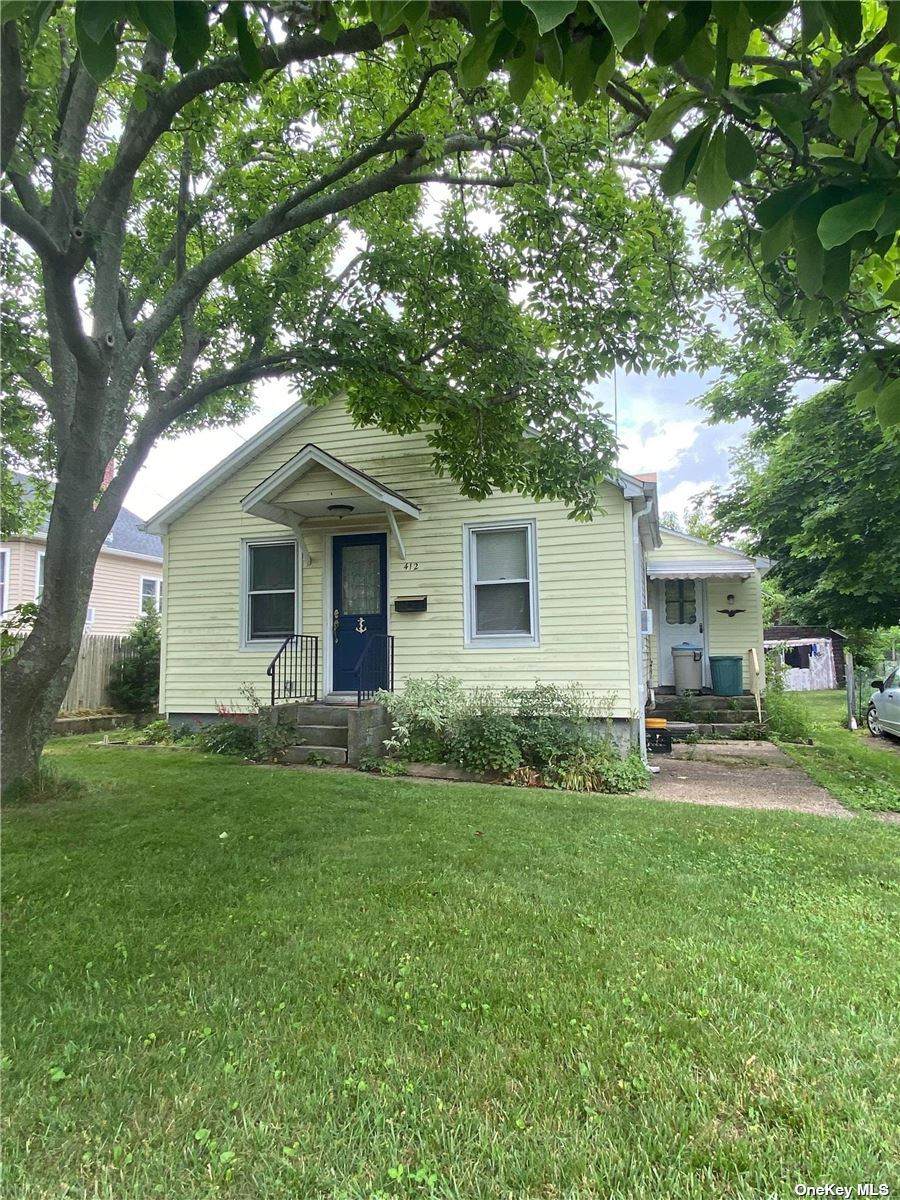 412 Sweezy Avenue - Photo 1