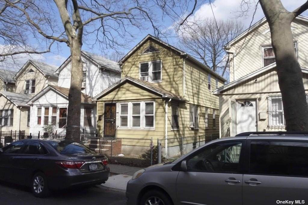 109-29 Union Hall Street - Photo 1