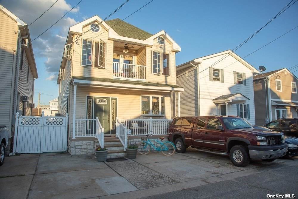 129 West Boulevard - Photo 1