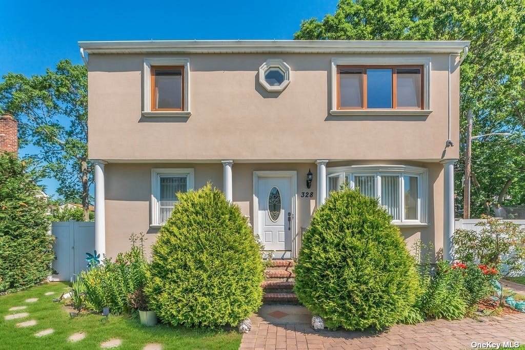 328 Gates Avenue - Photo 1