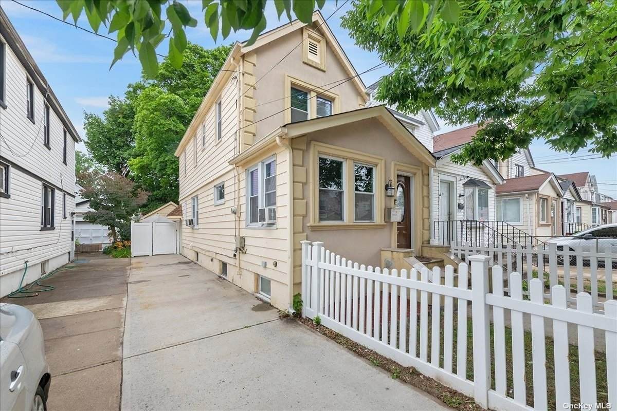118-22 202nd Street - Photo 1