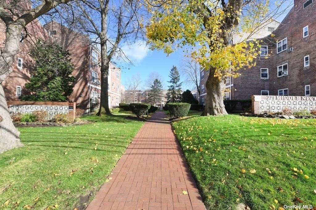 221 Middle Neck Rd - Photo 1
