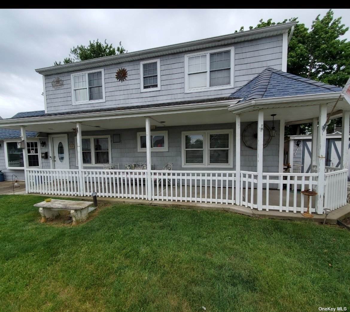 214 Sprucewood Drive - Photo 1