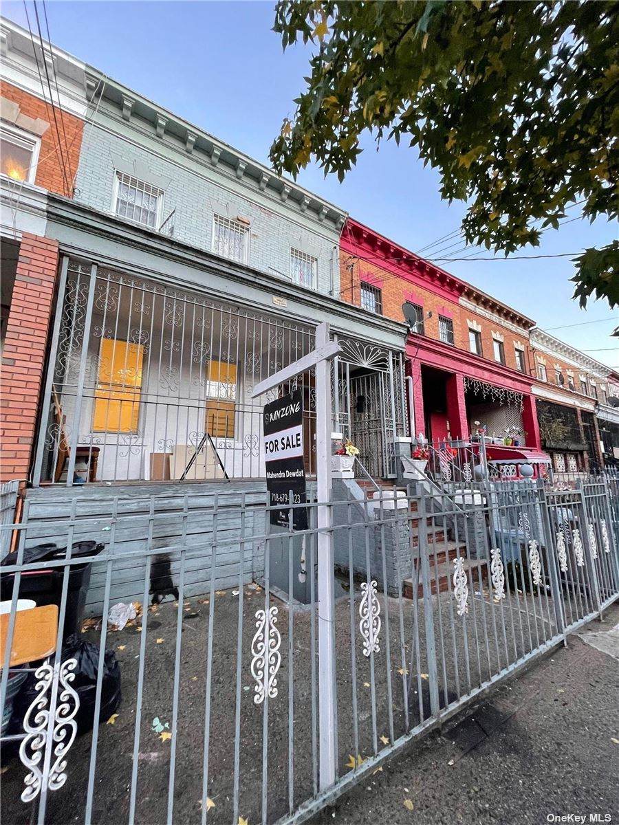 555 Pine Street - Photo 1
