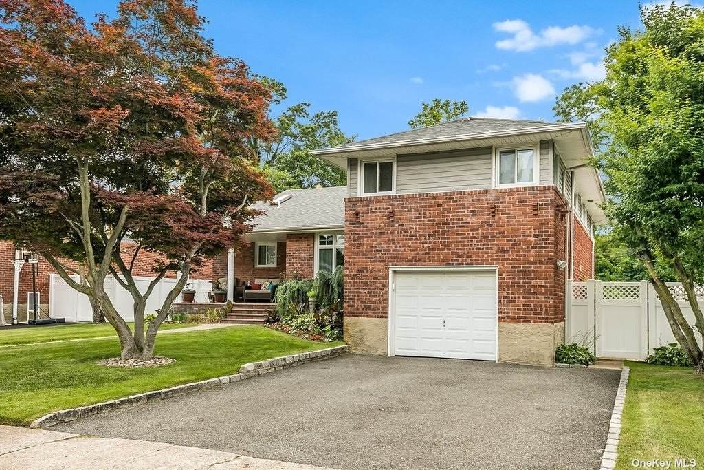 621 Kildare Crescent - Photo 1