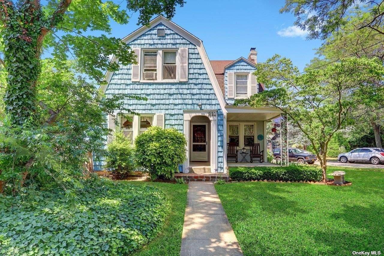 1554 Moffitt Avenue - Photo 1