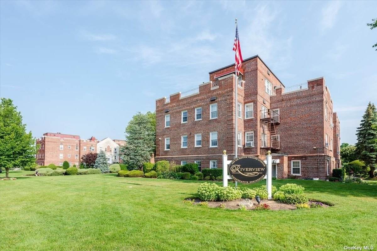 104 Village Avenue - Photo 1
