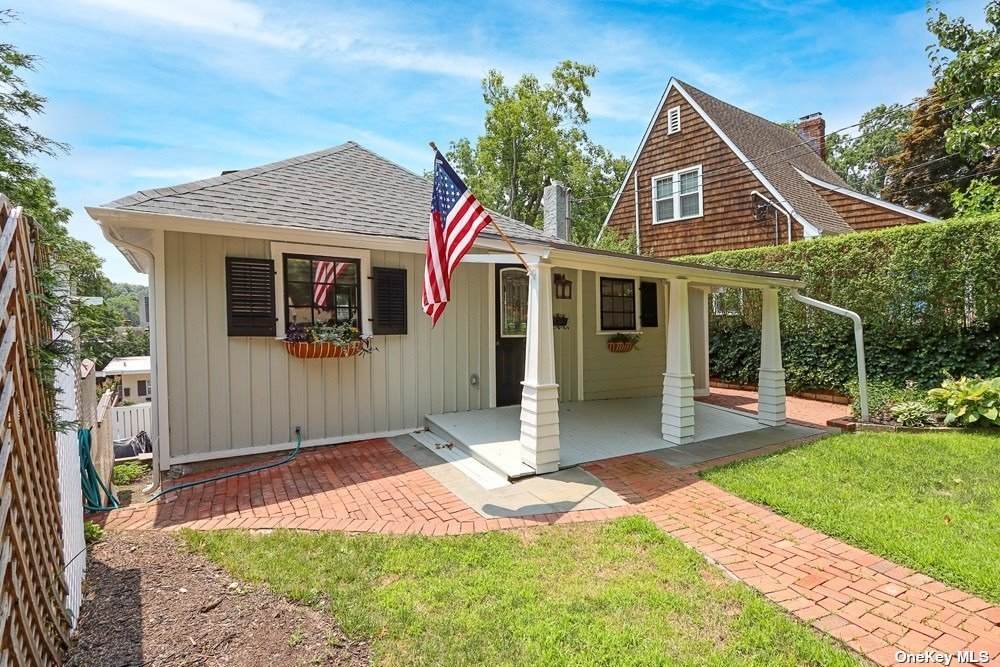 129 15 Avenue - Photo 1
