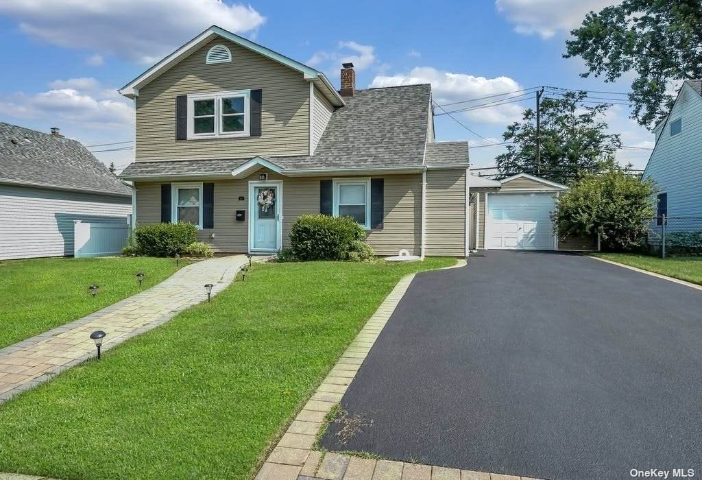 63 Green Lane - Photo 1