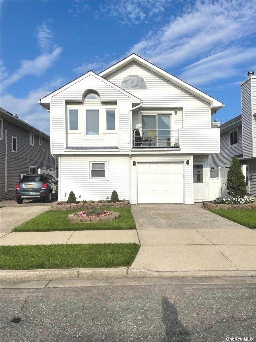 170 Grand Boulevard - Photo 1