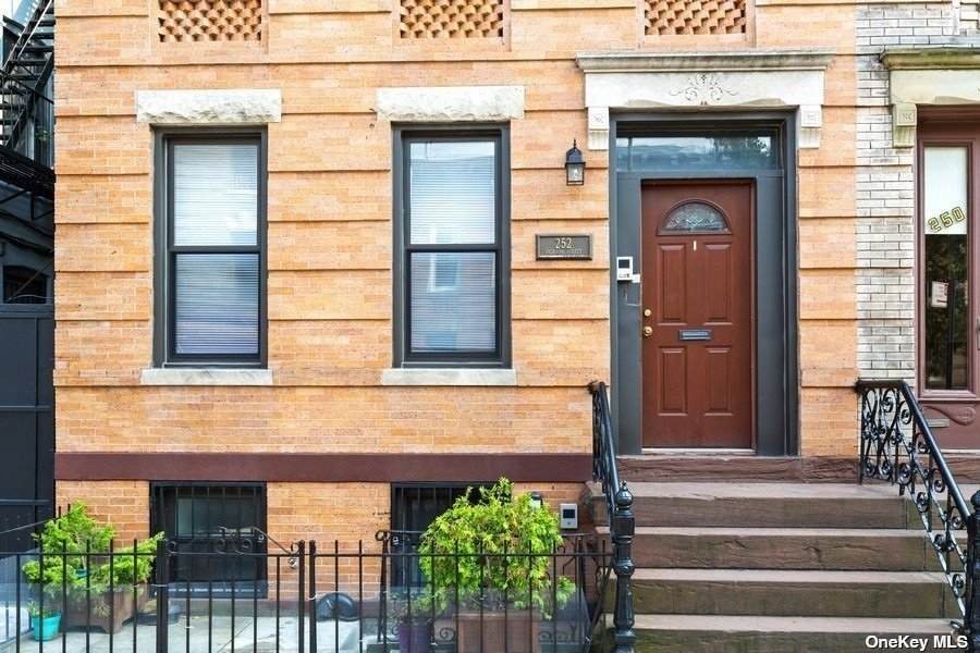 252 Jackson Street - Photo 1