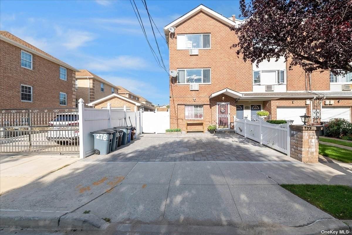 278 Robinson Avenue - Photo 1