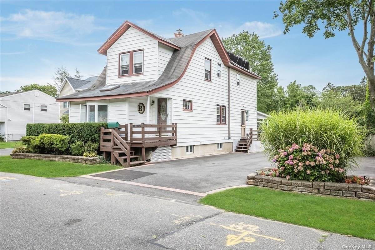 311 10th Avenue - Photo 1