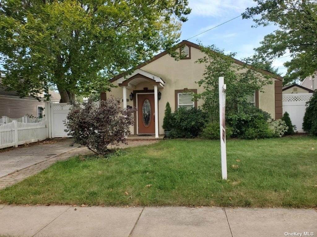 2999 Fortesque Avenue - Photo 1