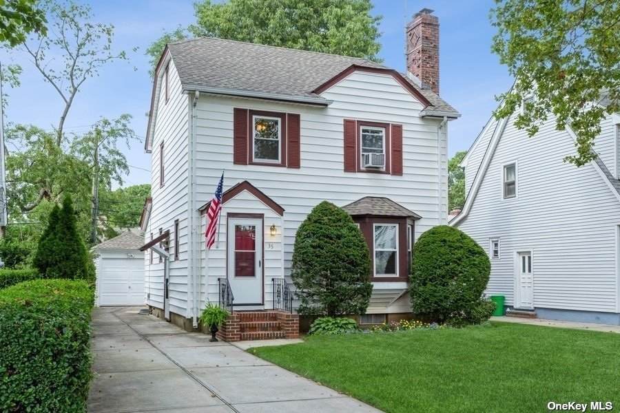 35 Cambridge Avenue - Photo 1