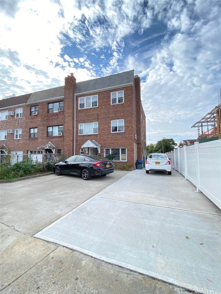 165-12 Sanford Avenue - Photo 1