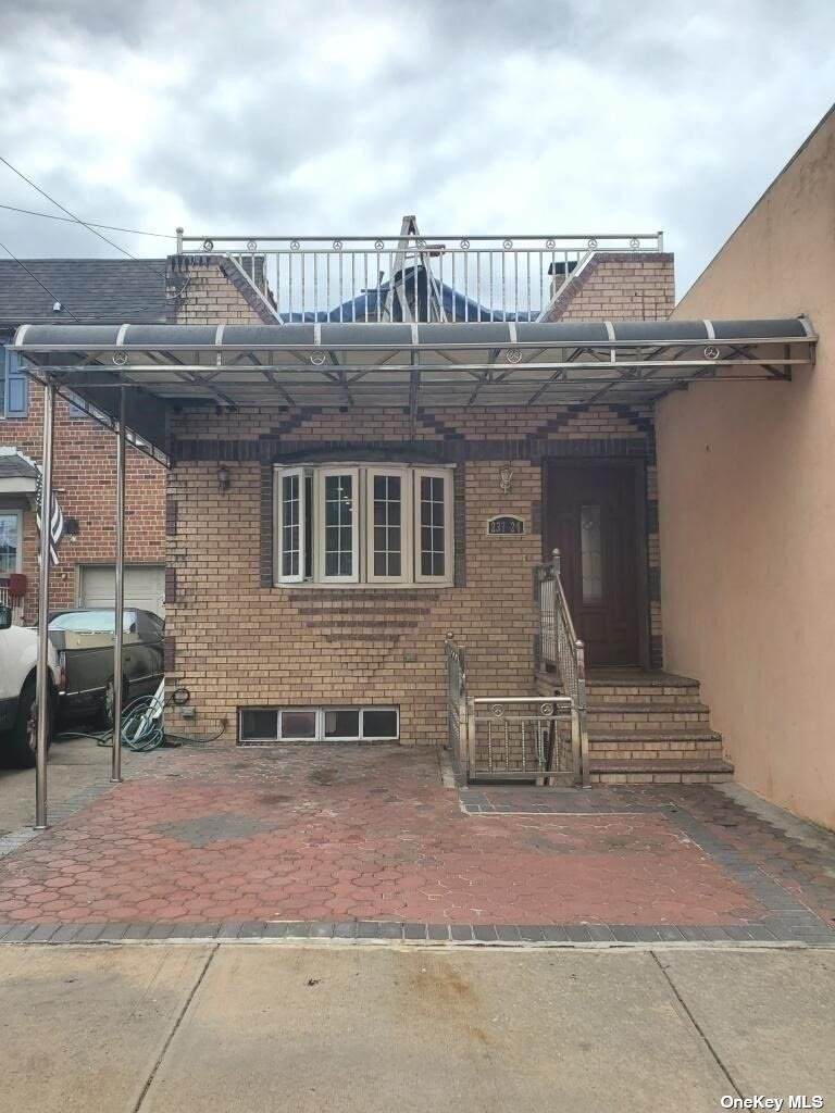237-24 92 Road - Photo 1