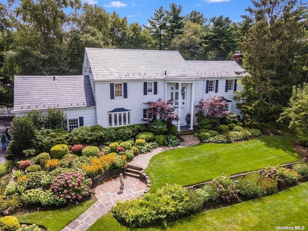 155 Woodmere Boulevard - Photo 1