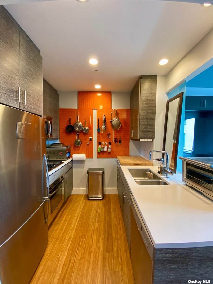 305 16 Street - Photo 1