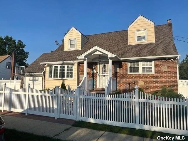 427 Greengrove Avenue - Photo 1