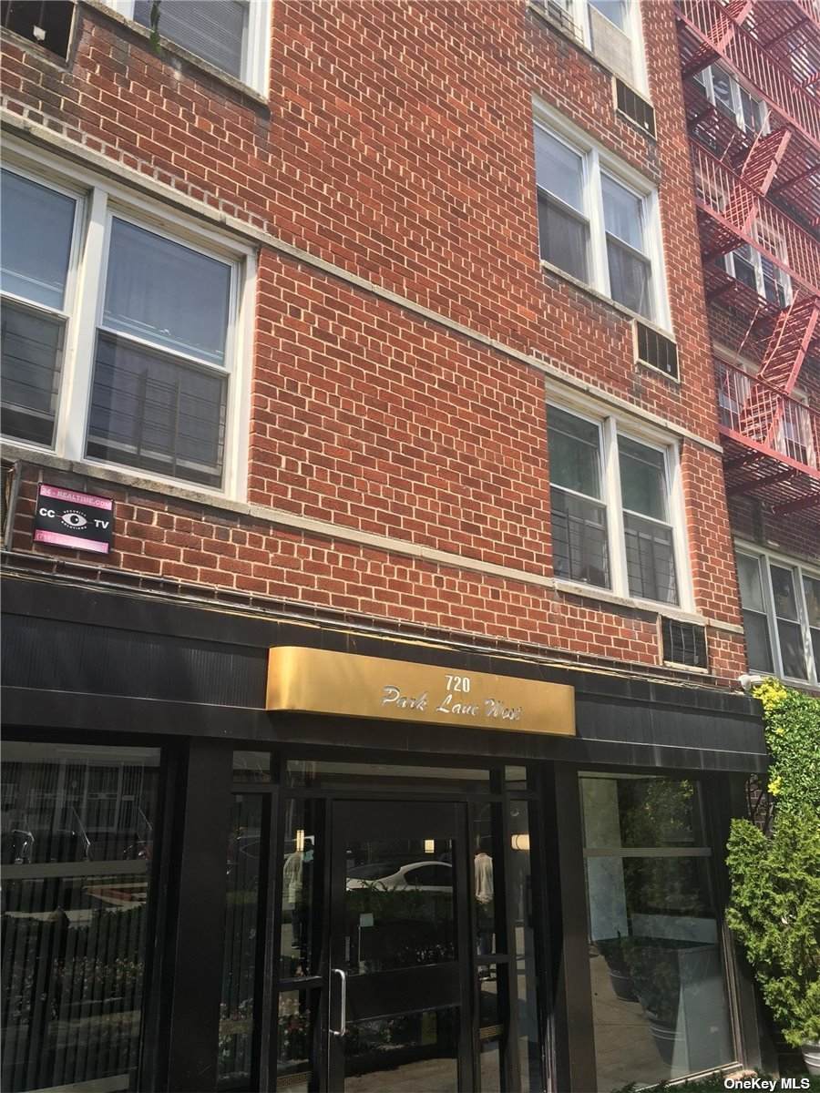 720 31 Street - Photo 1