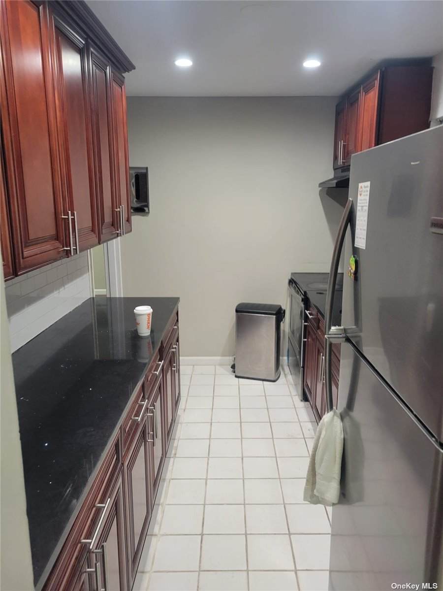 65 Helen Avenue - Photo 1