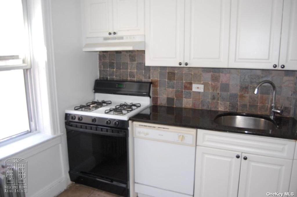 45-14 43rd St - Photo 1