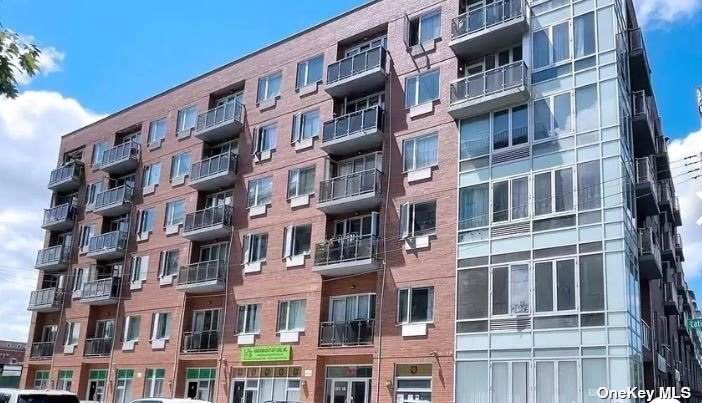 136-21 Latimer Place - Photo 1