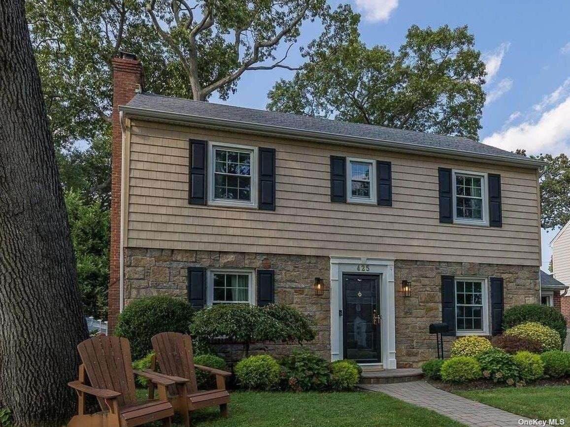 425 Raymond Street - Photo 1