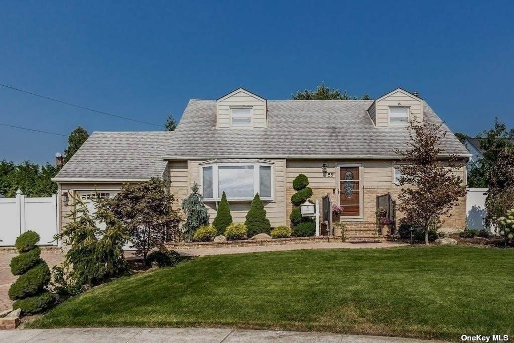 581 Maitland Street - Photo 1
