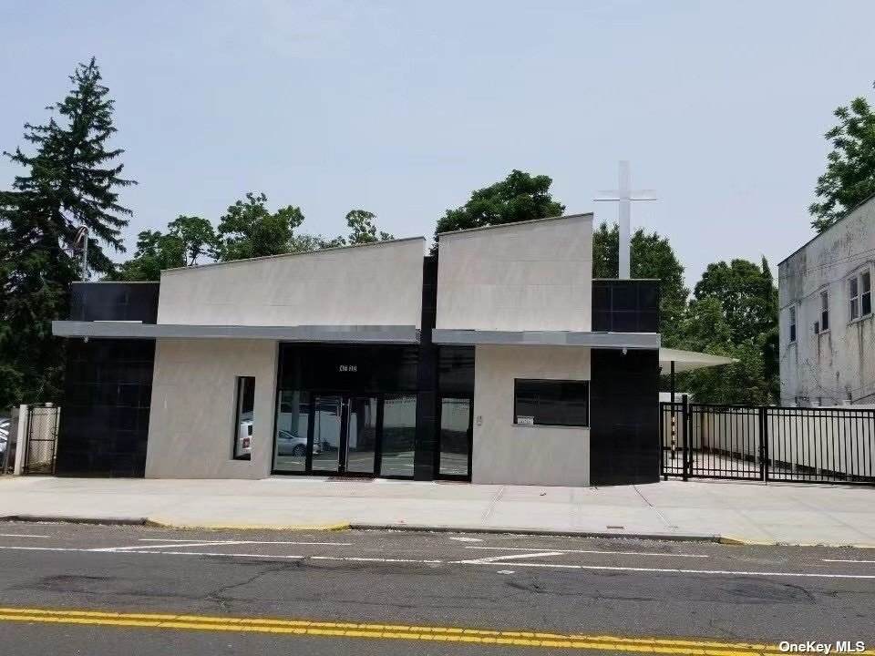 47-33 Little Neck Parkway - Photo 1