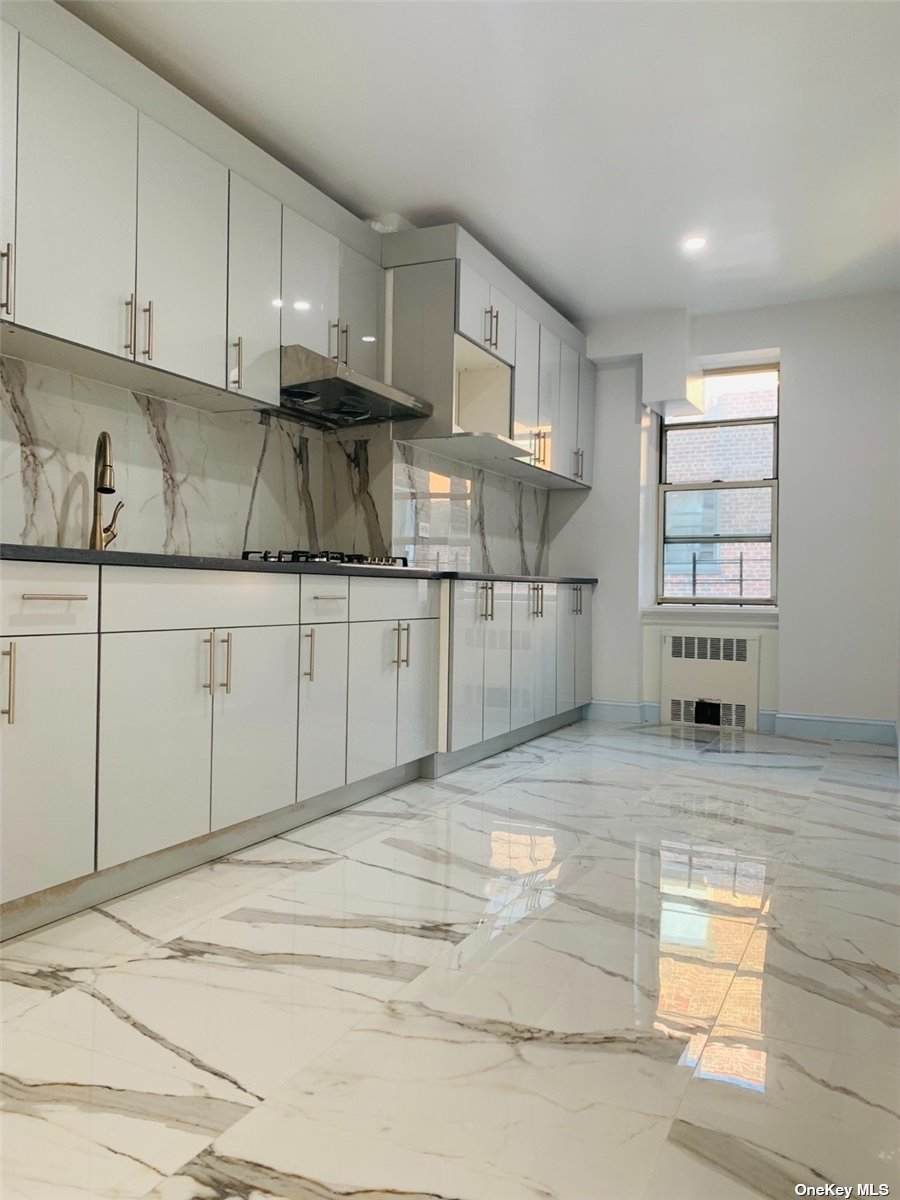134-34 Franklin Avenue - Photo 1