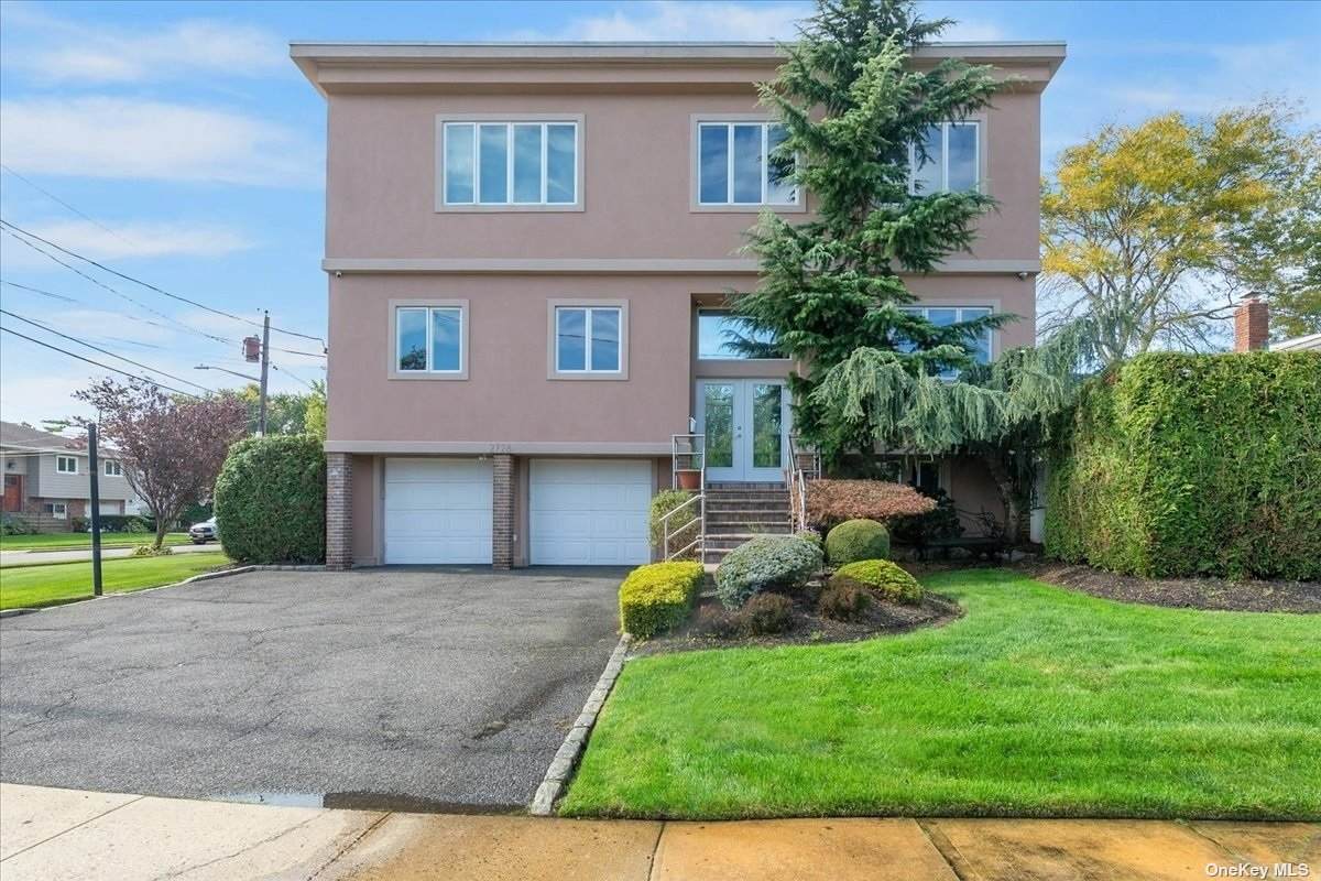 2728 Elliot Street - Photo 1