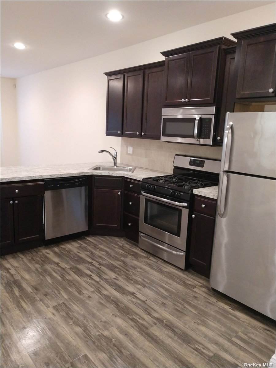 28 Fifth Avenue - Photo 1