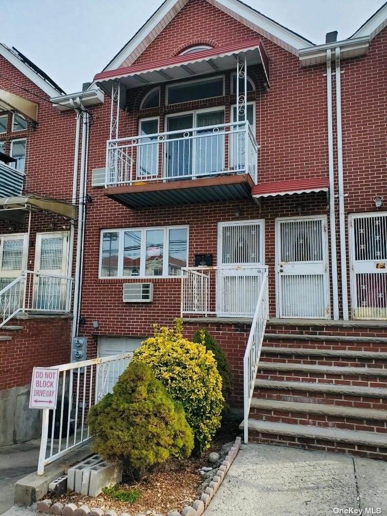 137-36 Laburnum Ave - Photo 1