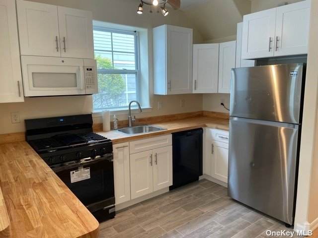 73-11 Arverne Mews - Photo 1