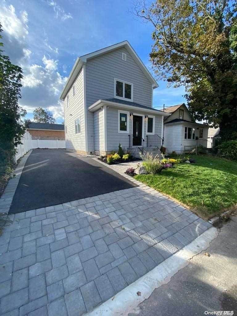 7 Allen Lane - Photo 1