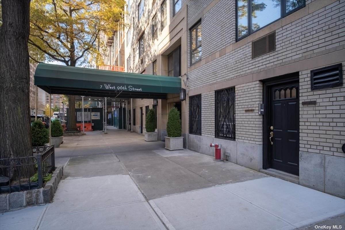 7 West 96th Street - Photo 1