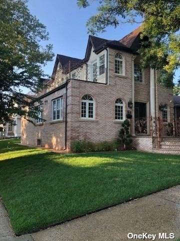 259-01 86th Avenue - Photo 1