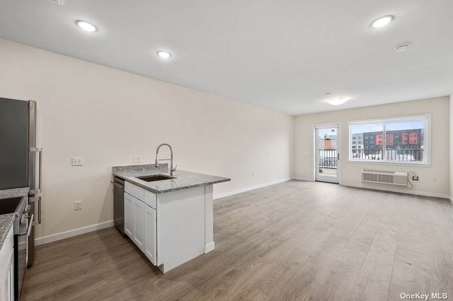 387 Huguenot St - Photo 1