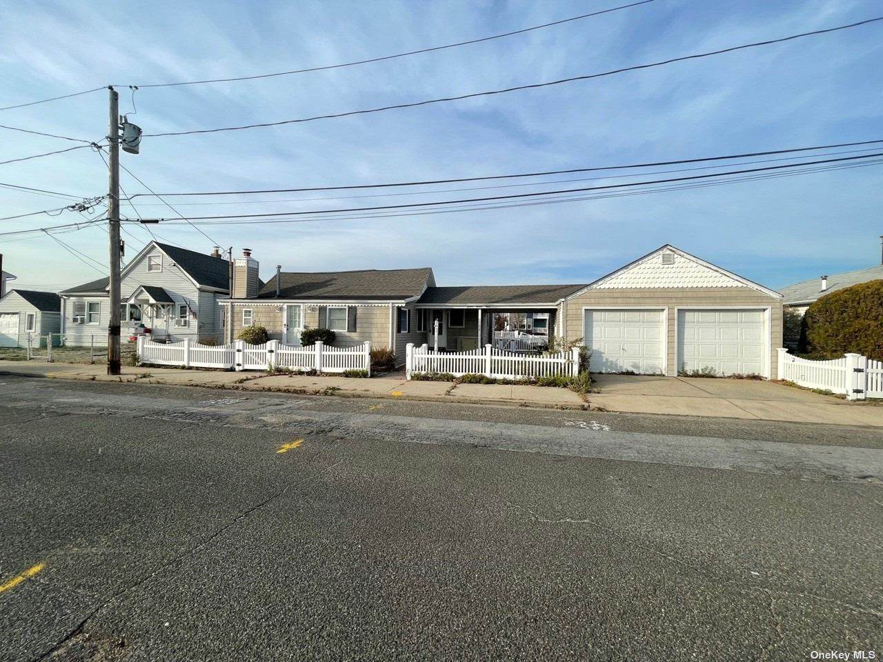 1123 Washington - Photo 1