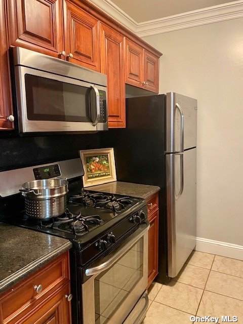 37 Woodmere Boulevard - Photo 1