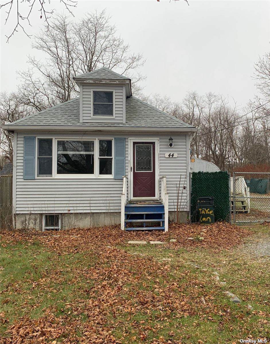 44 Lincoln Boulevard - Photo 1