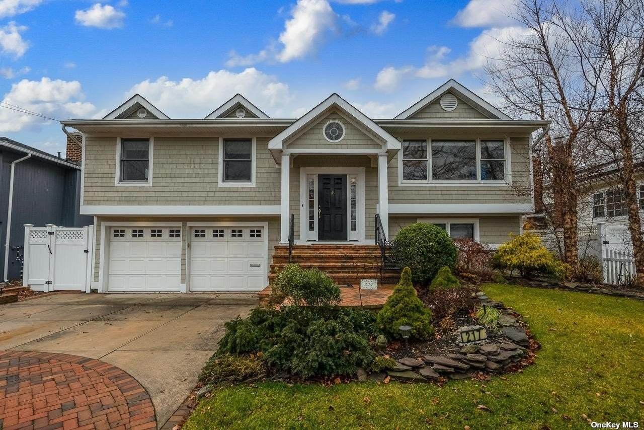 217 Lagoon Drive - Photo 1