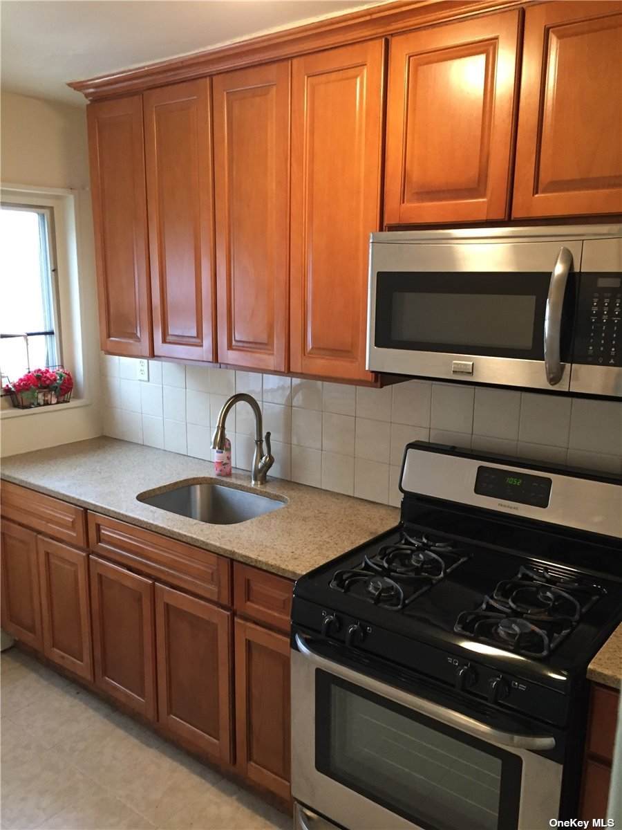 223-16 Manor Road - Photo 1