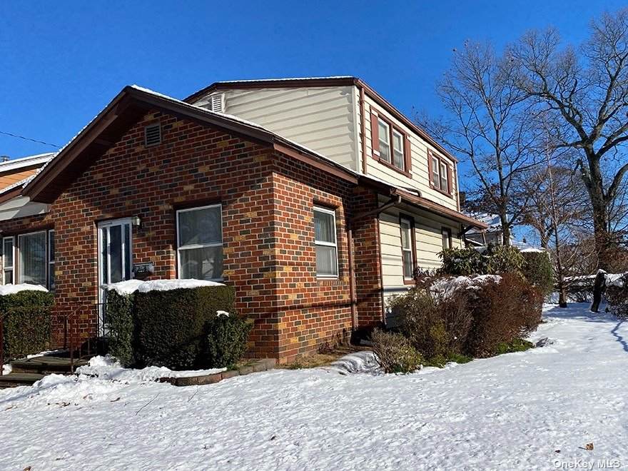 2163 Chestnut Street - Photo 1