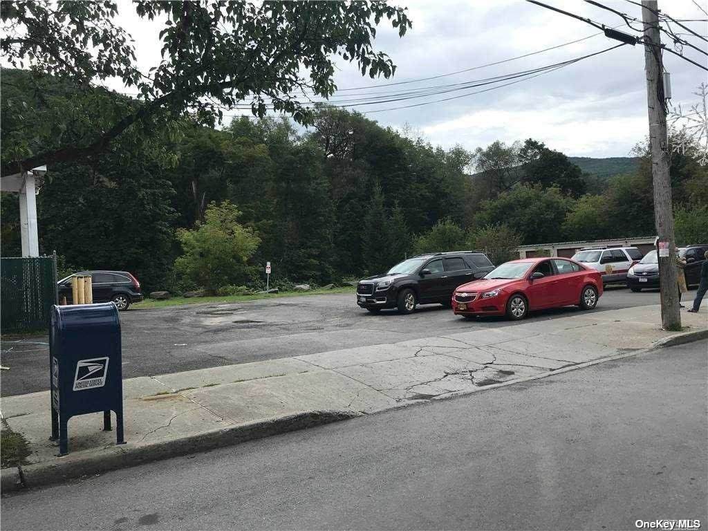1050 Main Street - Photo 1