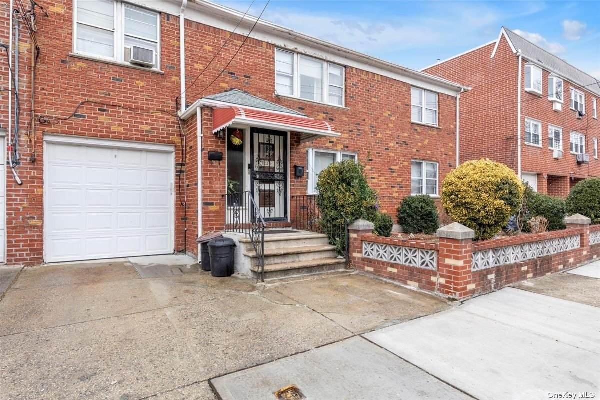 12-34 118 Street - Photo 1