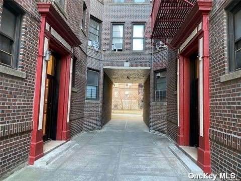 4012 73 St - Photo 1